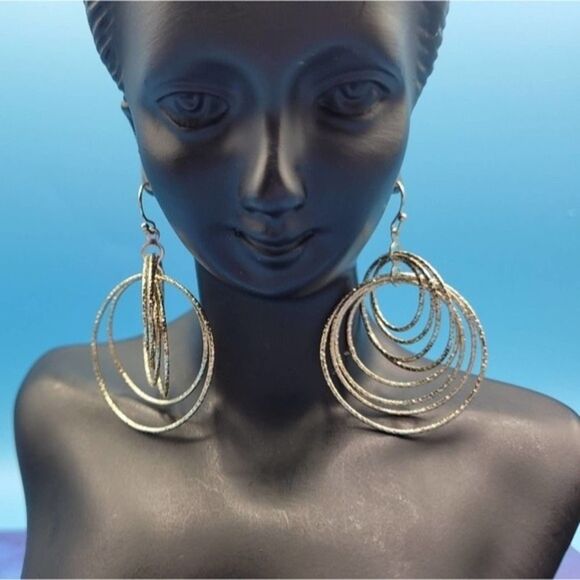 📦 Gold tone link circles slinky style earrings ✨️ 💛 - Picture 11 of 13